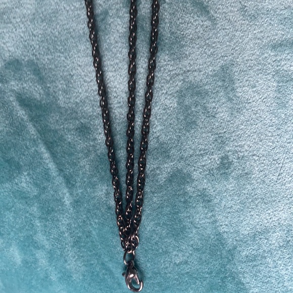 Mixed metals necklace with square pendants - Picture 7 of 7